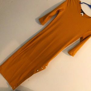 Long skintight mustard dress